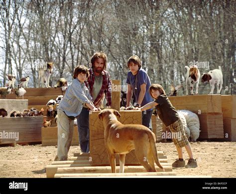 EVAN ALMIGHTY (2007) GRAHAM PHILLIPS, STEVE CARELL, JOHNNY SIMMONS ...