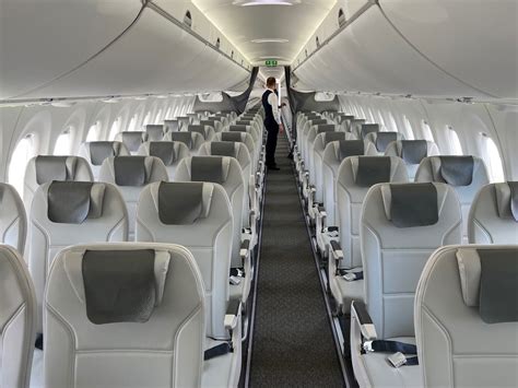 Qantas A220 Business Class 的图像结果