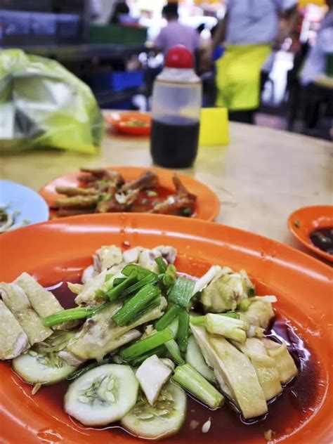 马来西亚打工人的午餐，夹菜的手法很狂野，但味道不错，便宜实惠！想试试吗？#马来西亚 #打工人 - YouTube