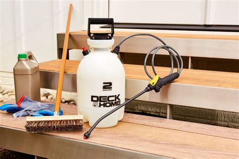 Deck & Home 190399 Universal Sprayer, 2 Gallon