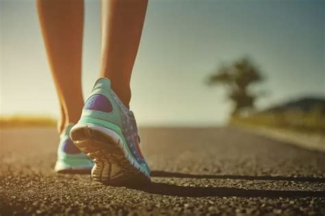 【科普】日行10000步竟有害健康？每天走多少步最健康？_锻炼
