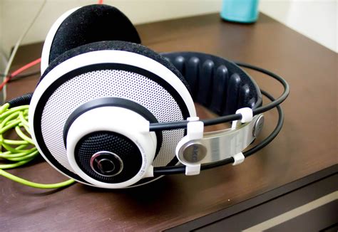 AKG Q701 - Reference class premium headphones. The Review!