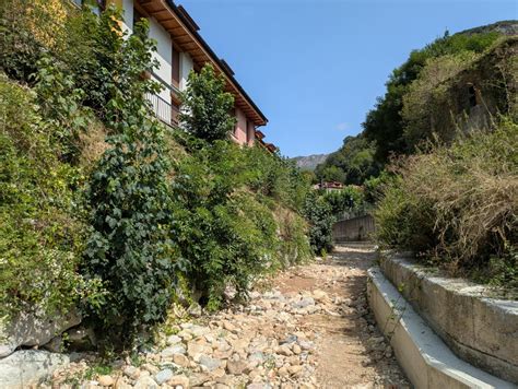 La restauración fluvial del arroyo de La Ría, en Carreña de Cabrales ...
