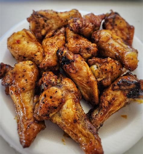 Air-fried and tossed with BWW Asian zing sauce. Solid lunch! : r/Wings