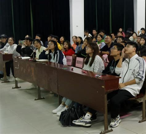 宜春学院2022年团委学生组织公开选拔主席团面试顺利开展