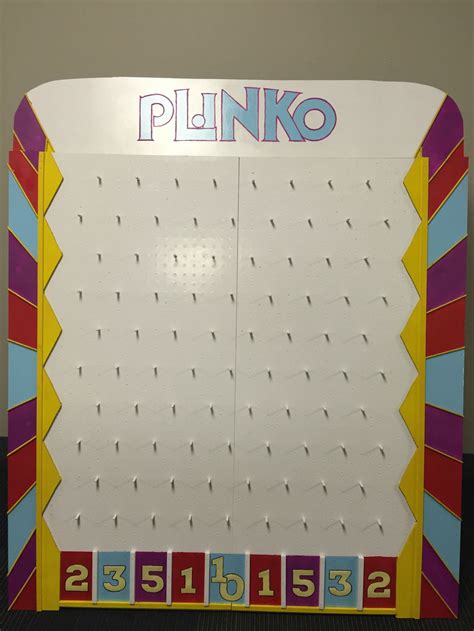 DIY Plinko Board from The Price is Right : DIY