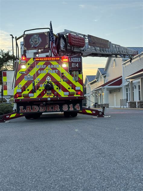 Crews extinguish fire behind Pawleys Island TJ Maxx | WCBD News 2
