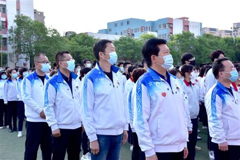 2023年8月12日，陕西咸阳中学2026届新生，挥洒汗水，经历成长，正式开启军训之旅。