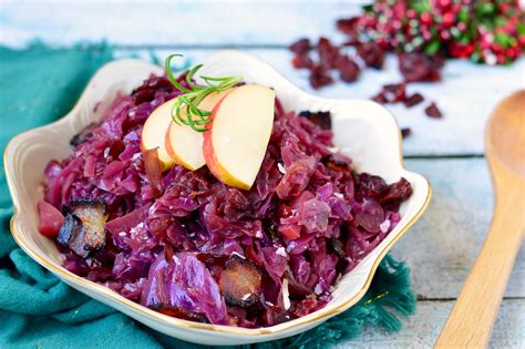 Bacon-Braised Red Cabbage with Apples ~ Dana Monsees, MS, CNS, LDN
