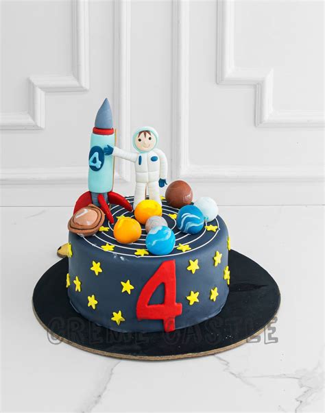 Space Shuttle Cake - Creme Castle