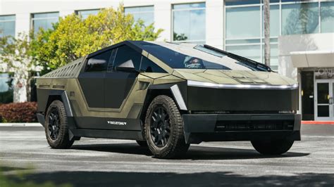 Halo’s iconic Razorback comes to life with this Tesla Cybertruck wrap ...