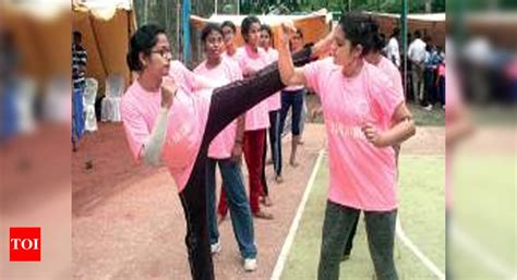 After workshop, police school for self-defence | Kolkata News - Times ...