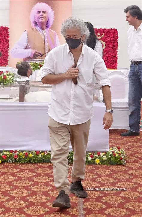 Pandit Shivkumar Sharma funeral: Amitabh Bachchan, Javed Akhtar and ...