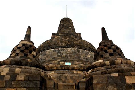 3 Tingkatan Bahasa Jawa: Ngoko, Krama Madya, dan Krama Inggil | Bahasa In