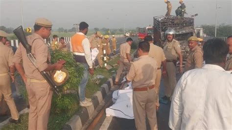 UP Road Accident: Four Burnt Alive, One Injured After Car Collides With ...