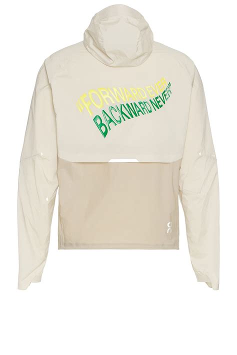 On CHAQUETA CORE en Sand | FWRD