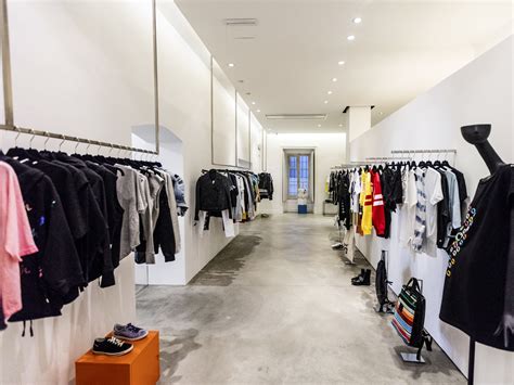 Shop Local Design Black 的图像结果