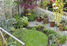 Small Gardens Ideas by 31 Small Garden Design Ideas On A Budget Small Gardens Ideas