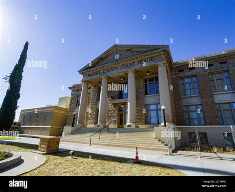 Kingman, MAY 23, 2020 - Exterior view of the Mohave County Superior ...