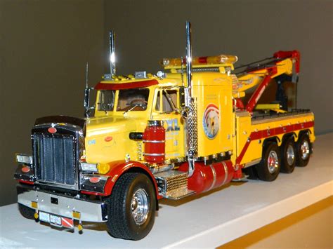 Pin by VETERAN on PLASTIC MODEL BUILDING | Model truck kits, Model cars building, Peterbilt