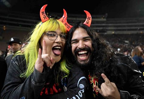 AC/DC shakes the Rose Bowl all night long on first US tour in a decade ...