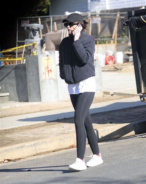 Katherine Schwarzenegger - Out in Pacific Palisades 04/07/2023 • CelebMafia