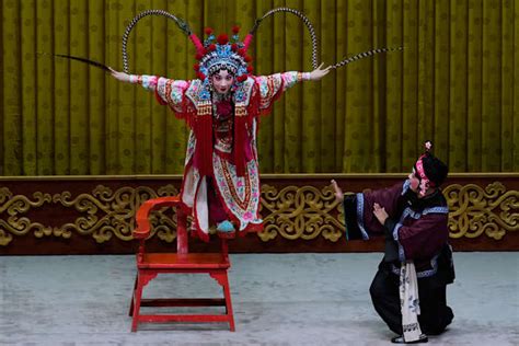 In a breakneck digital era, the ancient art of Peking opera works hard ...