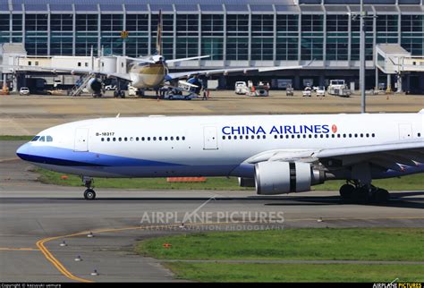 B-18317 - China Airlines Airbus A330-300 at Fukuoka | Photo ID 932902 ...