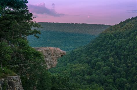 Whitaker Point in the Ozark Mountains of Arkansas [OC][4000x2666] : r ...