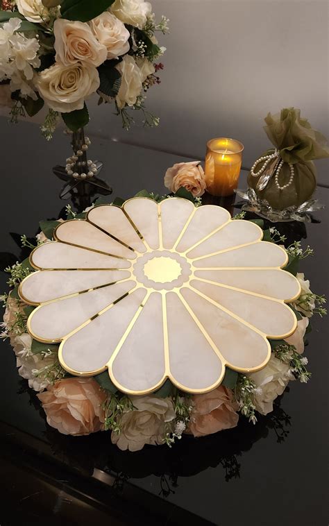 Daisy Gold: Cake Stand – The Bling Edit
