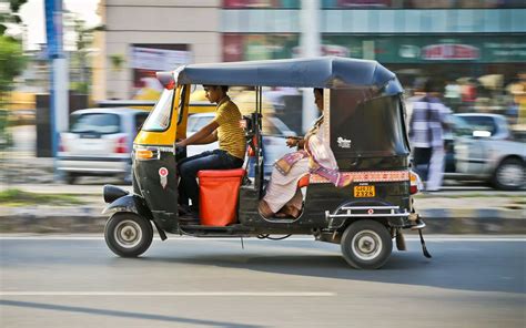 Pune Has Its Very First Auto Rickshaw Library | WhatsHot Pune