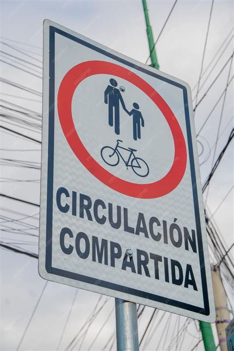 Premium Photo | Traffic signal for shared circulation between ...