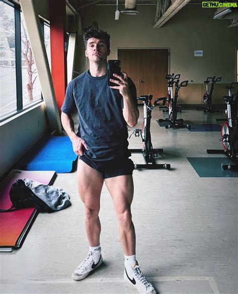 Andrew Neighbors Most Liked Photos and Posts | Gethu Cinema