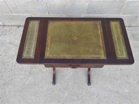 Mesa auxiliar antigua estilo inglés Regency. Mueble mesita mesilla de ...