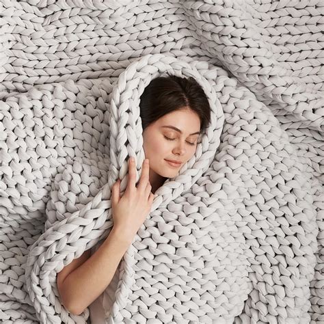 Amazon.com: Bearaby Cotton Hand-Knit Weighted Blankets for Adults ...