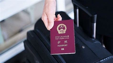 国家移民管理局：1月8日起恢复审批护照、办理内地赴港签注_凤凰网资讯_凤凰网