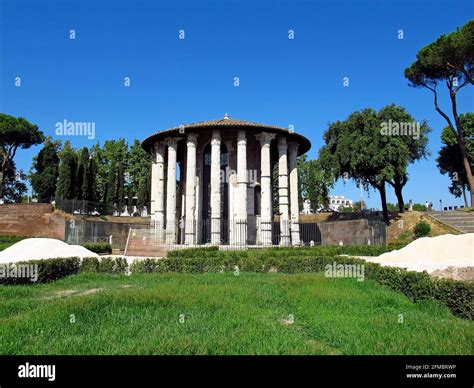 Temple of Vesta, Rome, Italy Stock Photo - Alamy