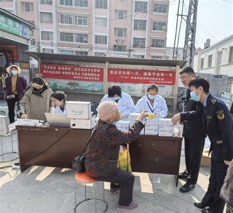 曲靖女人逛街买衣服的地方(曲靖人 今年过年去哪里买年货？这两条年货街了解一下) - 【爱喜匠】