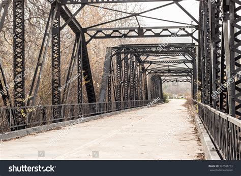 Historic Sweetwater River Truss Bridge San Stock Photo 367501253 ...
