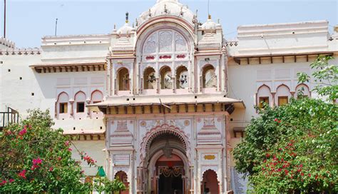 10 Famous Pilgrimage Places You Must Visit in Madhya Pradesh ...