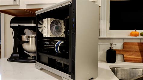 Rezultat imagine pentru HTPC Build