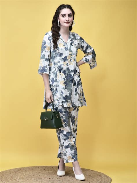 Women Liva Off White and Blue Abstract Print Co-Ord Set