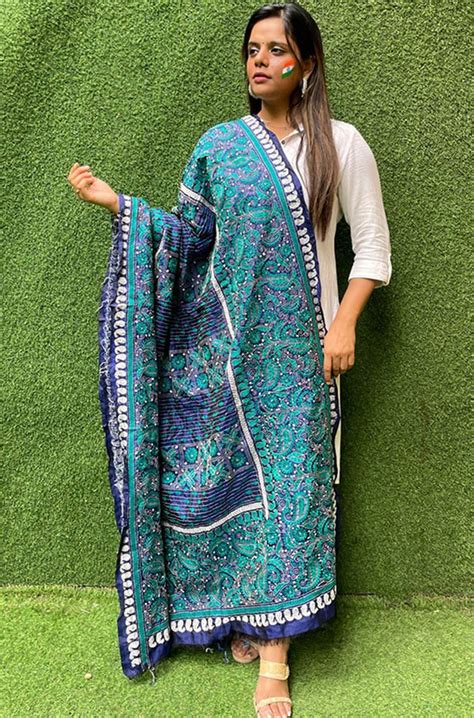 Blue Hand Embroidered Kantha Bangalore Silk Dupatta - Luxurionworld