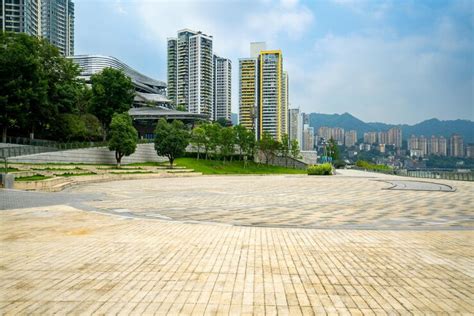 Open space square ground and urban skyline chongqing china | Premium Photo