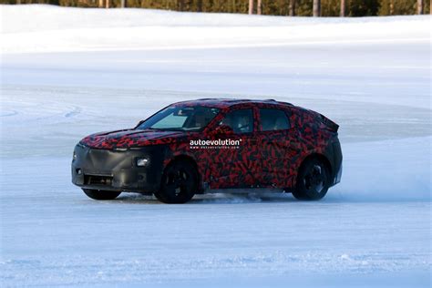 2026 Alfa Romeo Stelvio Prototype Shows Triangular LED Taillights ...