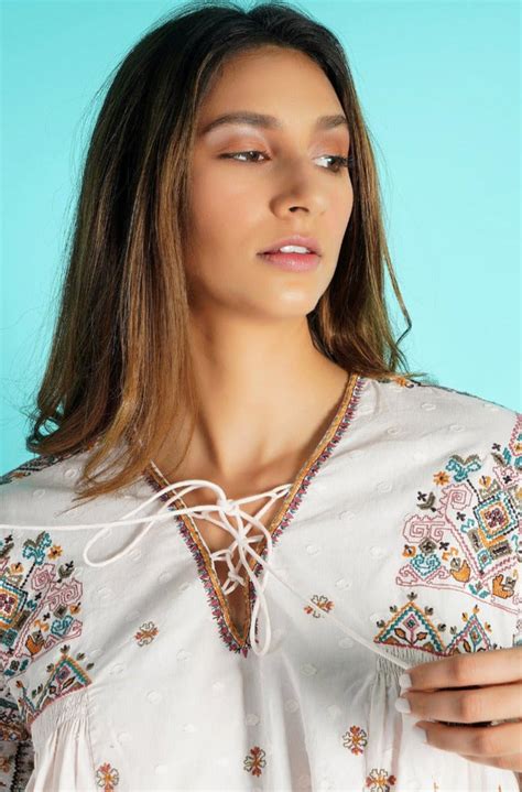Women's Iqra Geomteric Artwork Embroidered Blouse | Thefinespun
