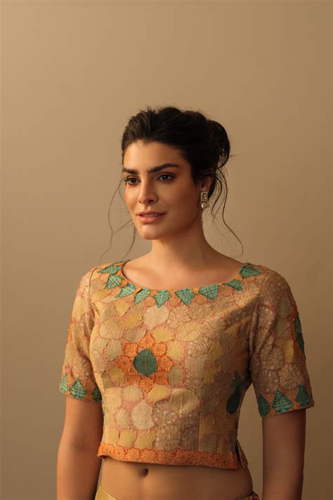 'Banaras Bloom' crop top peach | Mallika Mathur