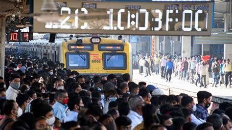 Mumbai Local Train News 的图像结果