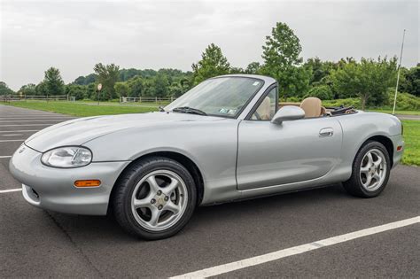 9k-Mile 1999 Mazda MX-5 Miata 5-Speed for sale on BaT Auctions - sold for $11,000 on August 28 ...