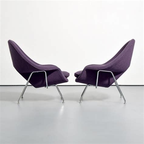 Eero Saarinen | Pair of Eero Saarinen WOMB Chairs | MutualArt